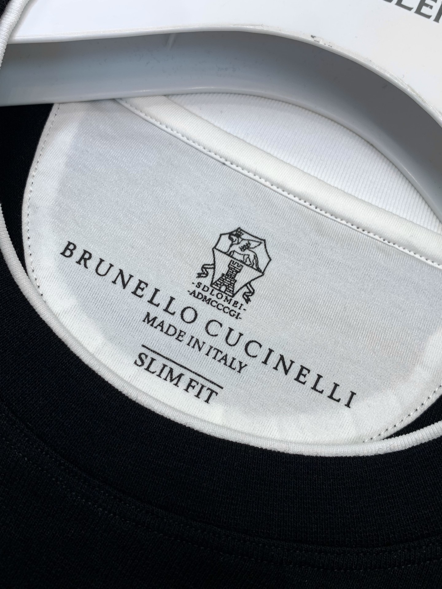 ，BRUNELLO CUCINELLI 意大利神狮，2026早秋最新品，专柜同步有售，原单狠货，时尚休闲圆领长袖T恤，采
