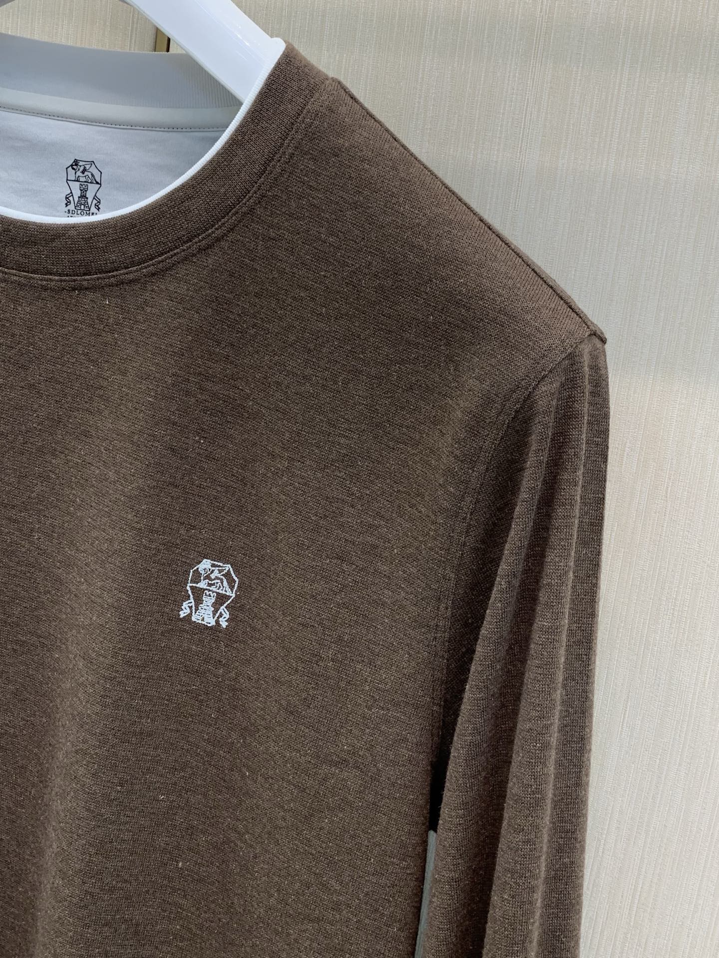 ，BRUNELLO CUCINELLI 意大利神狮，2026早秋最新品，专柜同步有售，原单狠货，时尚休闲圆领长袖T恤，采