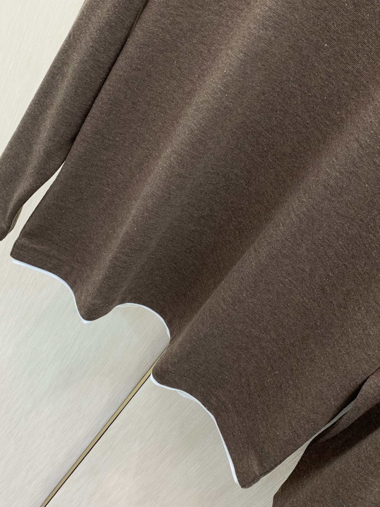 ，BRUNELLO CUCINELLI 意大利神狮，2026早秋最新品，专柜同步有售，原单狠货，时尚休闲圆领长袖T恤，采
