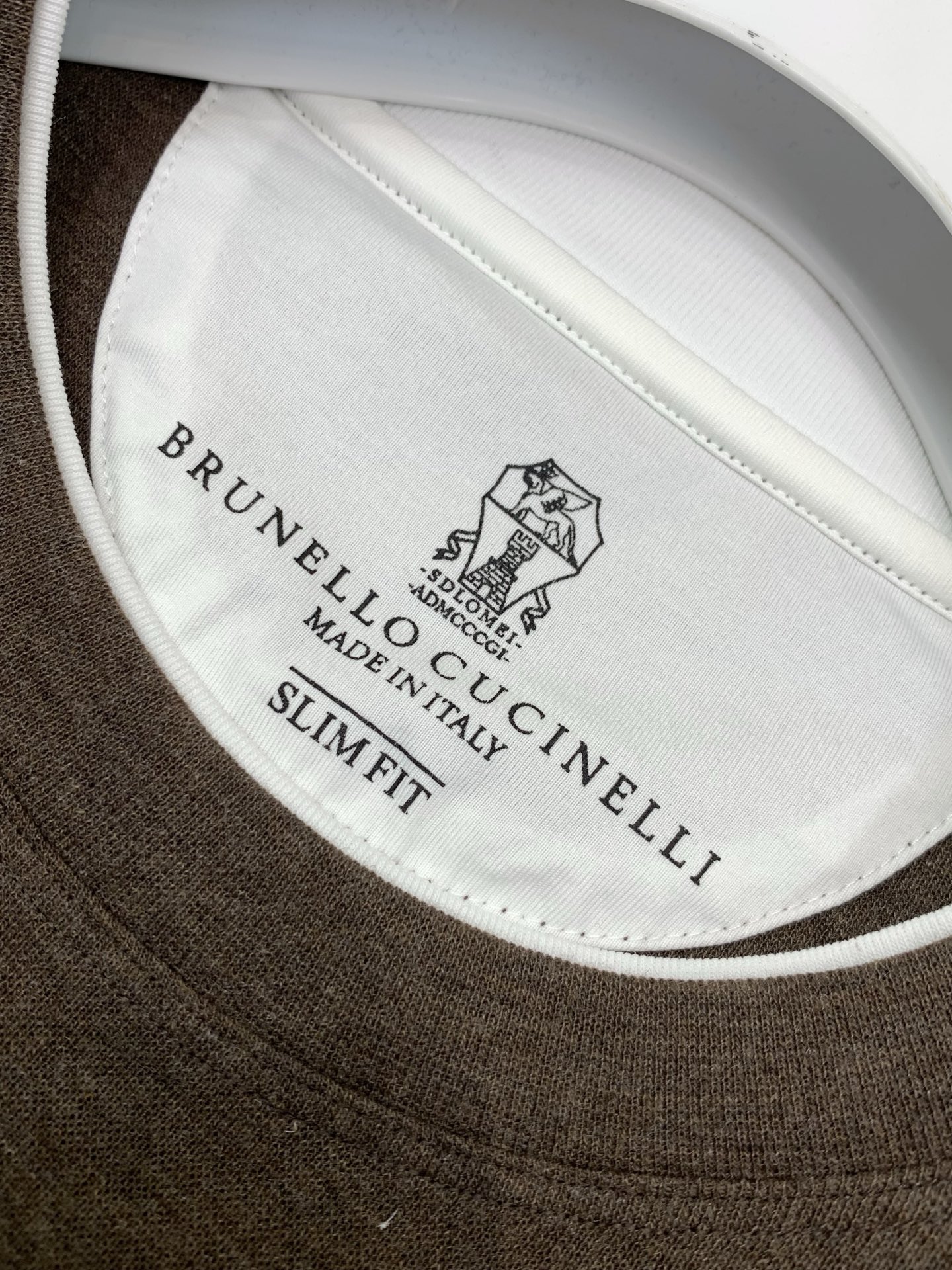 ，BRUNELLO CUCINELLI 意大利神狮，2026早秋最新品，专柜同步有售，原单狠货，时尚休闲圆领长袖T恤，采
