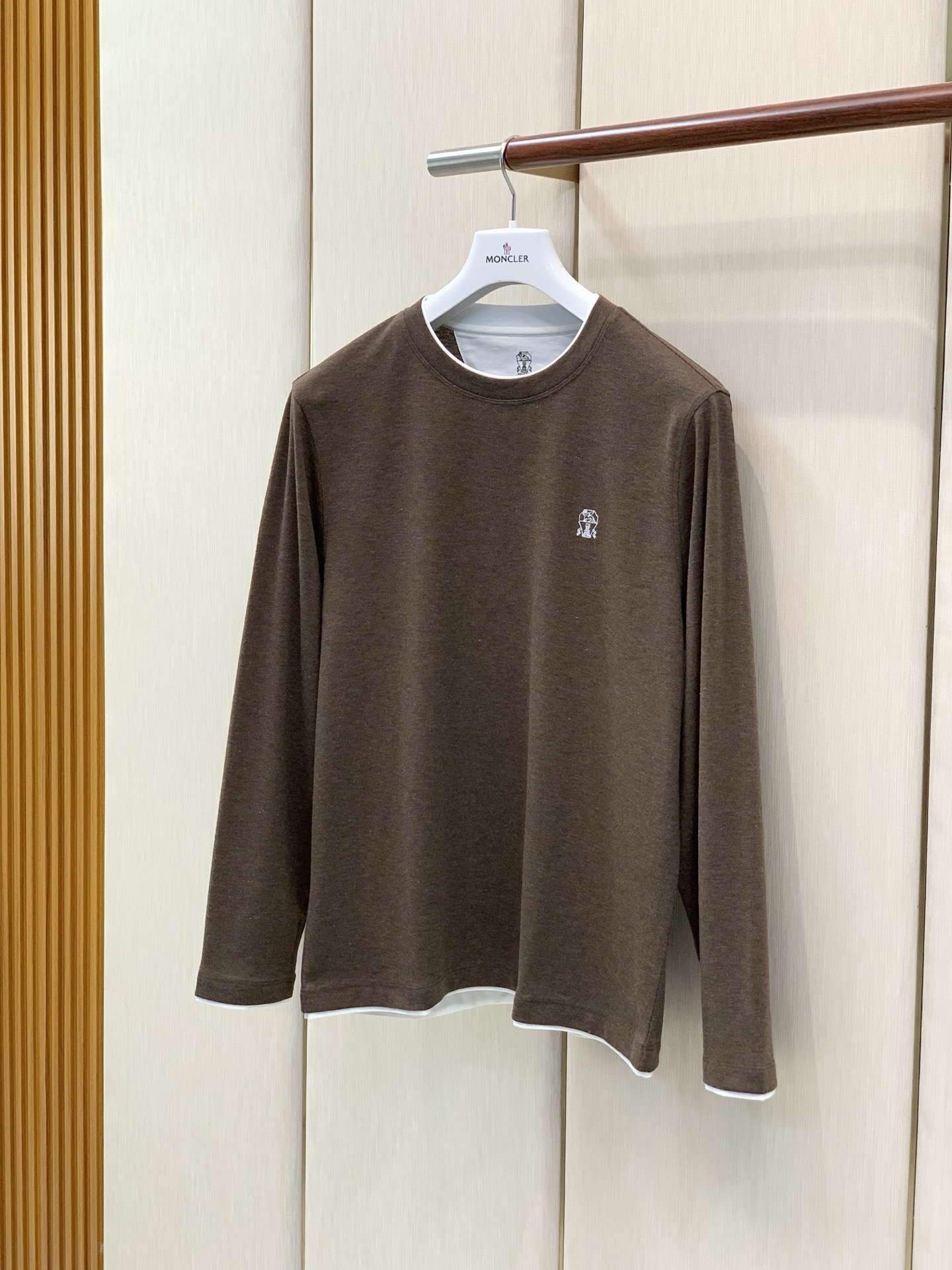 ，BRUNELLO CUCINELLI 意大利神狮，2026早秋最新品，专柜同步有售，原单狠货，时尚休闲圆领长袖T恤，采