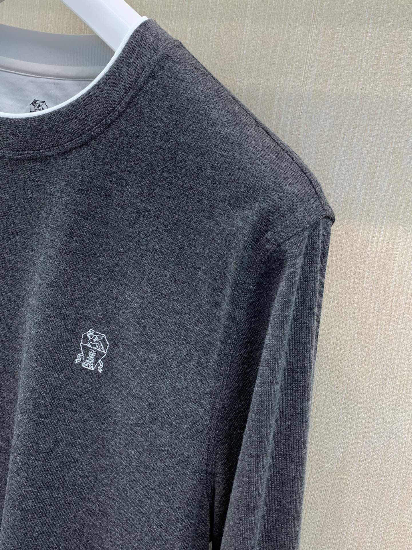 ，BRUNELLO CUCINELLI 意大利神狮，2026早秋最新品，专柜同步有售，原单狠货，时尚休闲圆领长袖T恤，采