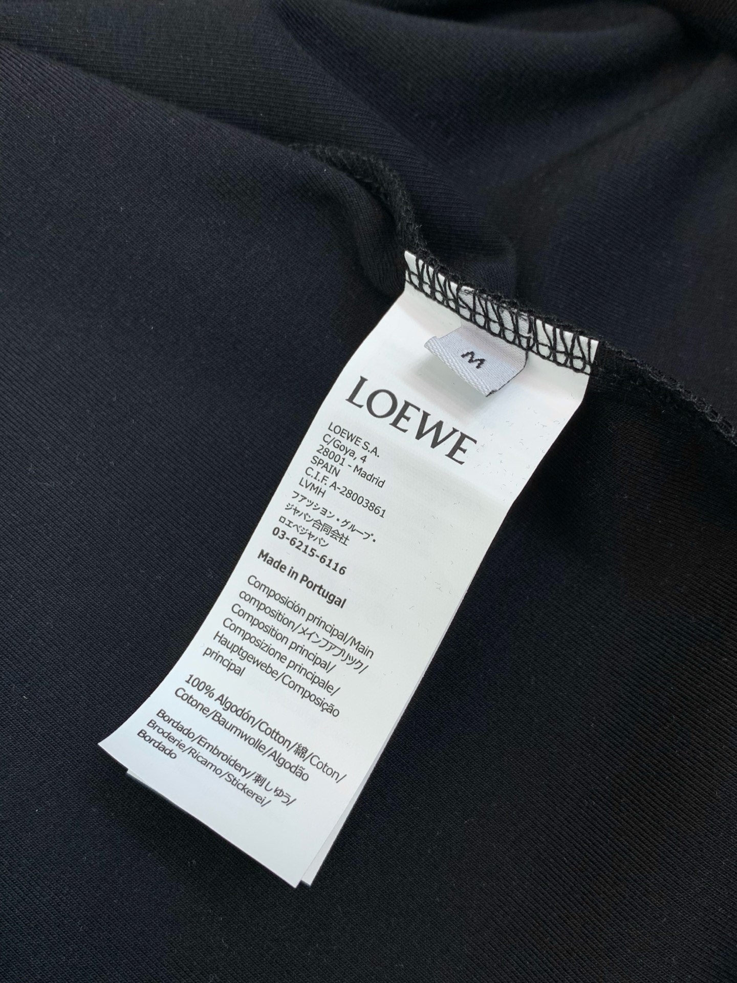 ，Loewe 罗意威，2026早秋最新款，专柜同步有售，原单狠货，时尚休闲圆领长袖T恤，上身很有特点！吸睛而有亮点，进口