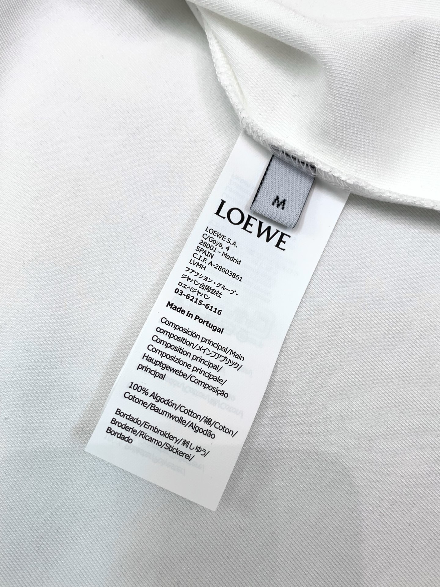 ，Loewe 罗意威，2026早秋最新款，专柜同步有售，原单狠货，时尚休闲圆领长袖T恤，上身很有特点！吸睛而有亮点，进口