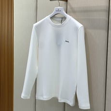 ,PRADA 普拉达,2026早秋最新品,专柜同步有售,时尚休闲圆领长袖T恤,进口原版面料,做工极为复杂,唯一可以做代购 ,PRADA 普拉达,2026早秋最新品,专柜同步有售,时尚休闲圆领长袖T恤,进口原版面料,做工极为复杂,唯一可以做代购