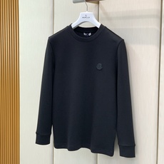 ,Moncler 蒙口,2026早秋最新品,专柜同步有售,原单狠货,时尚休闲圆领长袖T恤,上身舒适!吸睛而有亮点,采用进 ,Moncler 蒙口,2026早秋最新品,专柜同步有售,原单狠货,时尚休闲圆领长袖T恤,上身舒适!吸睛而有亮点,采用进