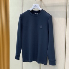 ,Moncler 蒙口,2026早秋最新品,专柜同步有售,原单狠货,时尚休闲圆领长袖T恤,上身舒适!吸睛而有亮点,采用进 ,Moncler 蒙口,2026早秋最新品,专柜同步有售,原单狠货,时尚休闲圆领长袖T恤,上身舒适!吸睛而有亮点,采用进