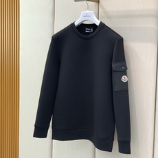 ,Moncler 蒙口,2026早秋最新品,专柜同步有售,原单狠货,时尚休闲圆领卫衣,上身舒适!吸睛而有亮点,采用进口原 ,Moncler 蒙口,2026早秋最新品,专柜同步有售,原单狠货,时尚休闲圆领卫衣,上身舒适!吸睛而有亮点,采用进口原