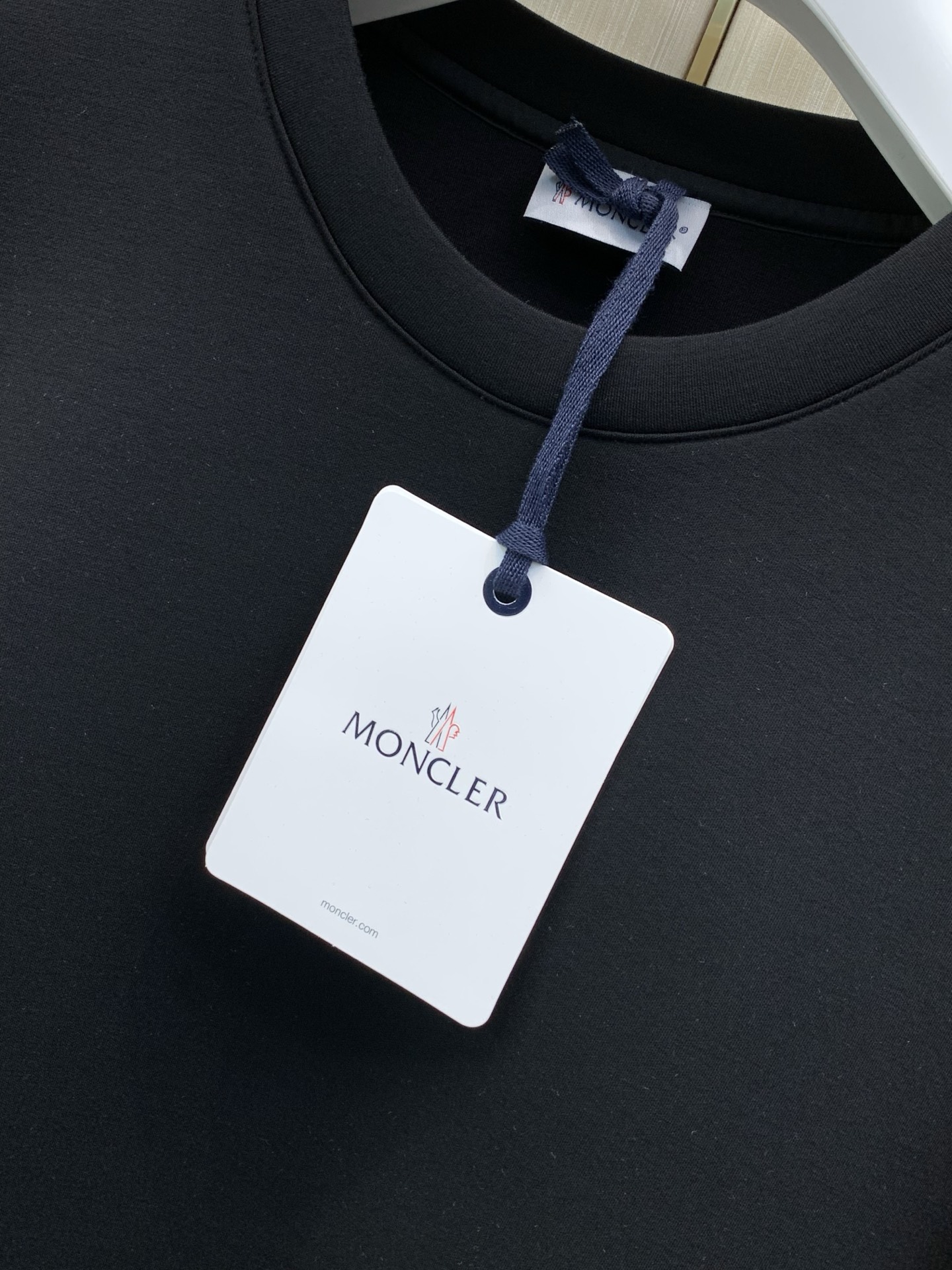 ，Moncler 蒙口，2026早秋最新品，专柜同步有售，原单狠货，时尚休闲圆领卫衣，上身舒适！吸睛而有亮点，采用进口原