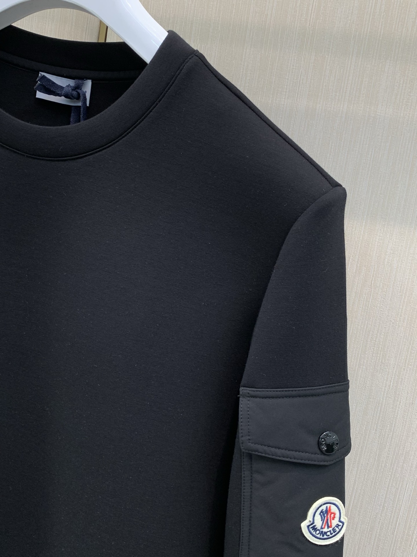 ，Moncler 蒙口，2026早秋最新品，专柜同步有售，原单狠货，时尚休闲圆领卫衣，上身舒适！吸睛而有亮点，采用进口原