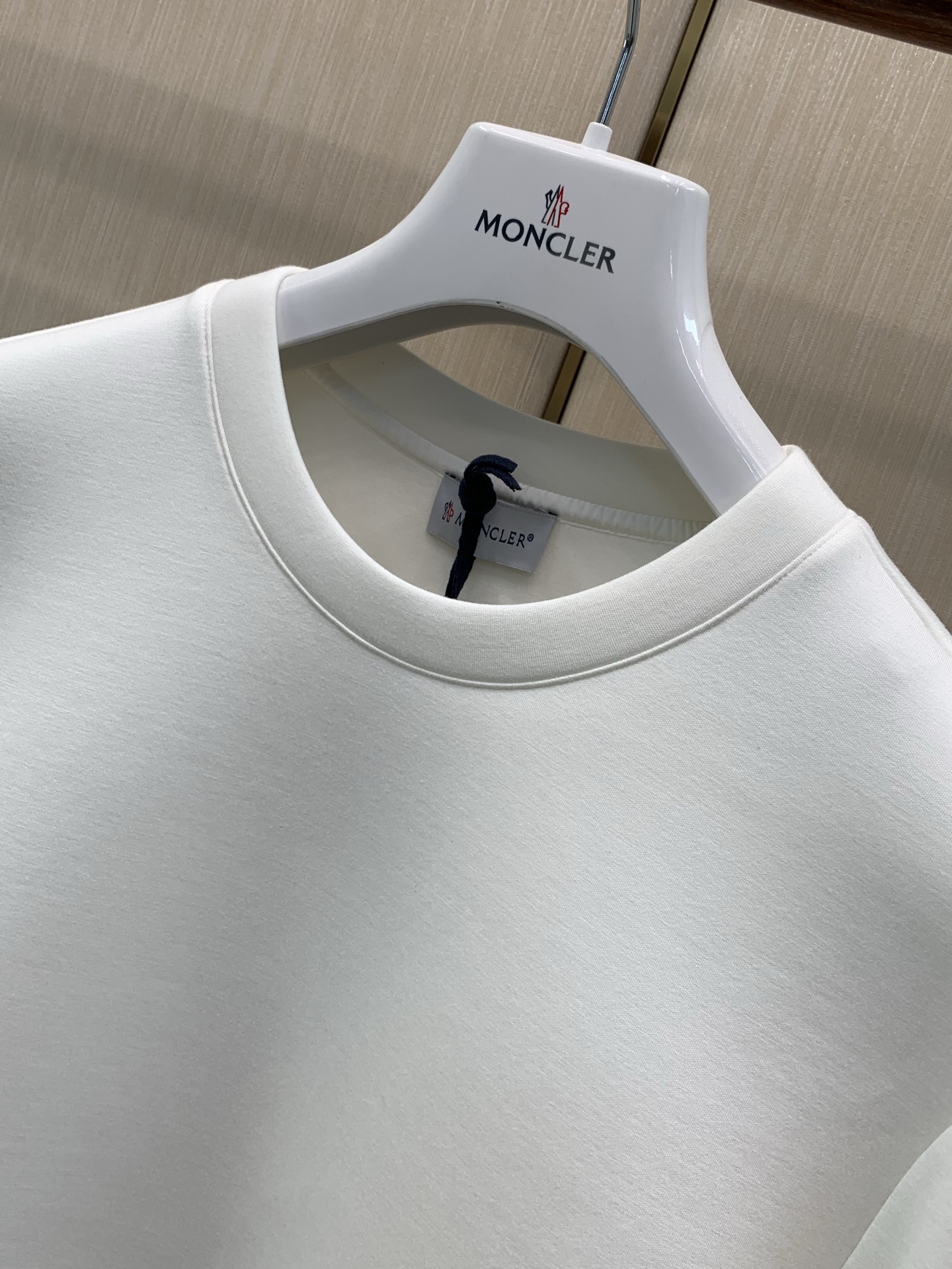 ，Moncler 蒙口，2026早秋最新品，专柜同步有售，原单狠货，时尚休闲圆领卫衣，上身舒适！吸睛而有亮点，采用进口原