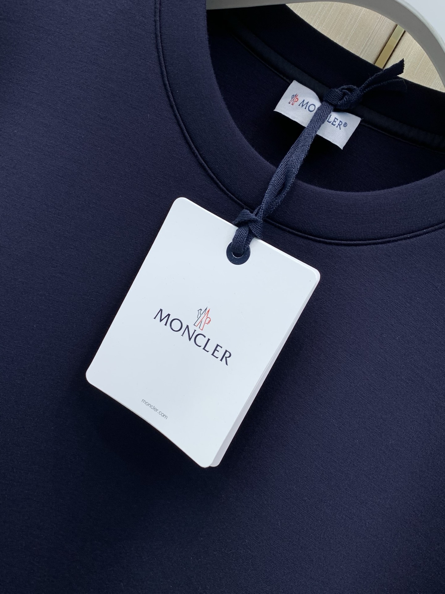，Moncler 蒙口，2026早秋最新品，专柜同步有售，原单狠货，时尚休闲圆领卫衣，上身舒适！吸睛而有亮点，采用进口原