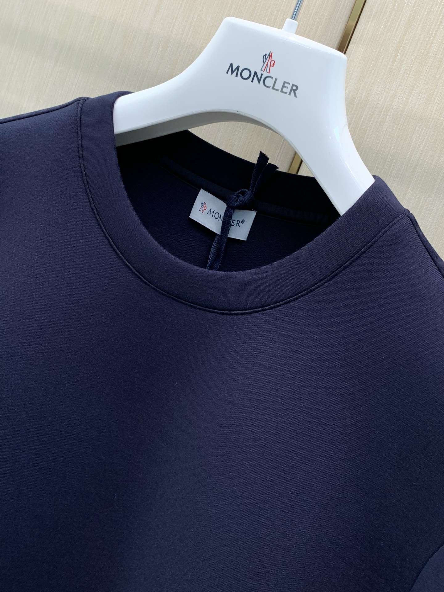 ，Moncler 蒙口，2026早秋最新品，专柜同步有售，原单狠货，时尚休闲圆领卫衣，上身舒适！吸睛而有亮点，采用进口原