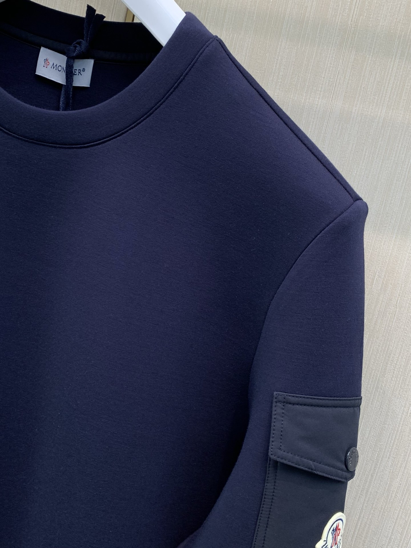 ，Moncler 蒙口，2026早秋最新品，专柜同步有售，原单狠货，时尚休闲圆领卫衣，上身舒适！吸睛而有亮点，采用进口原