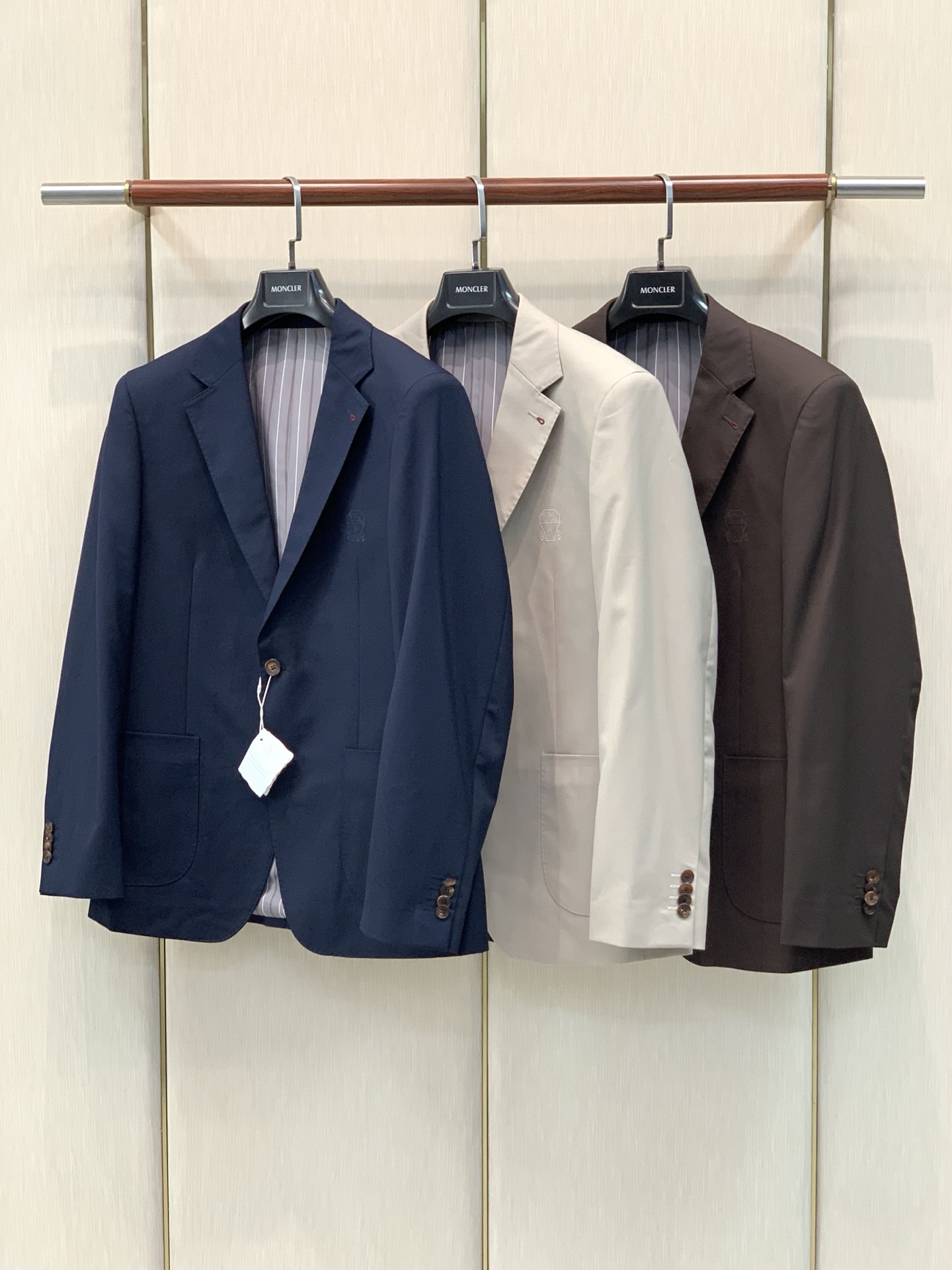 ，BRUNELLO CUCINELLI 意大利神狮，2026秋季最新品，专柜同步有售，原单狠货，时尚休闲西装外套，采用进