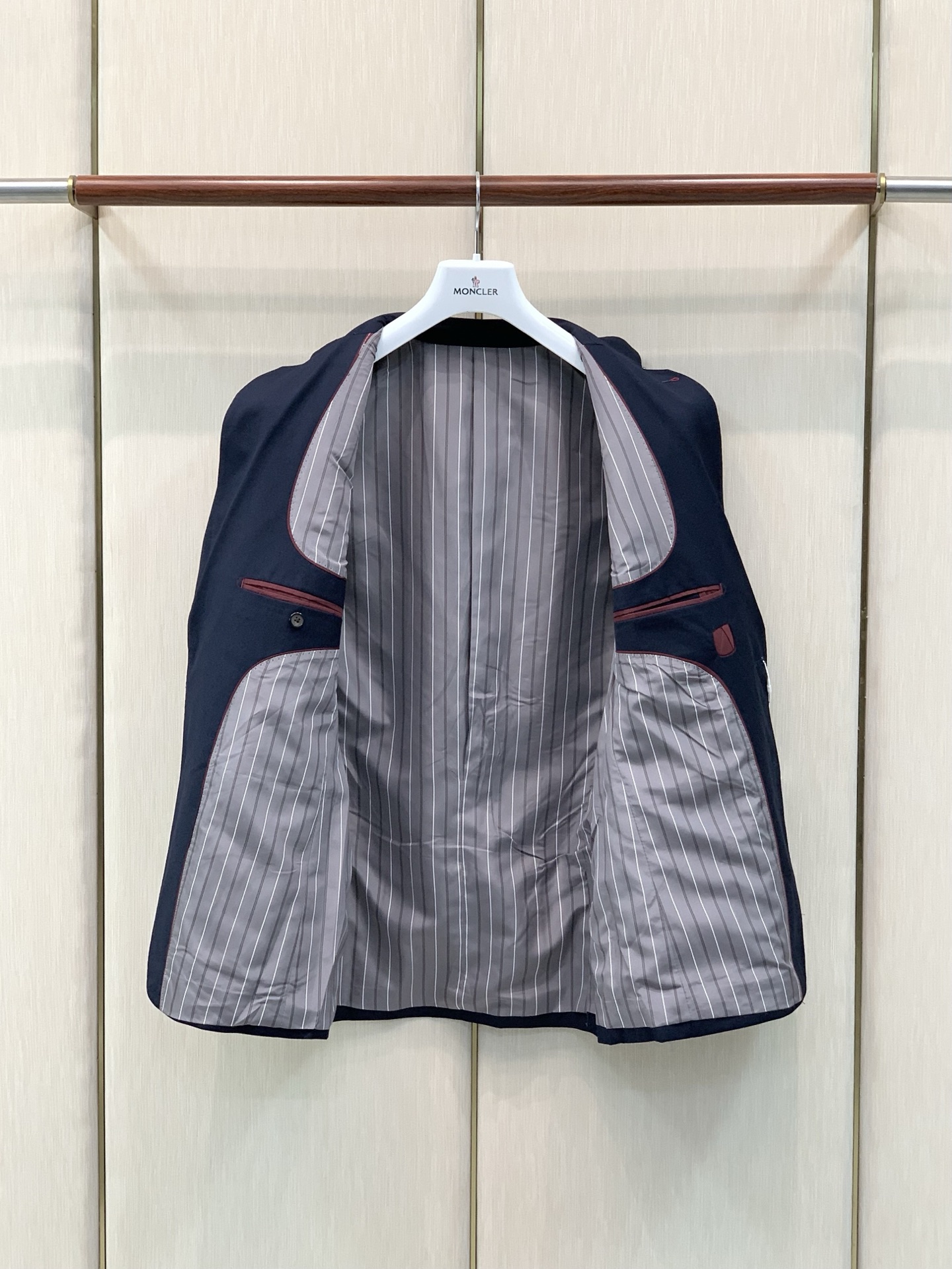 ，BRUNELLO CUCINELLI 意大利神狮，2026秋季最新品，专柜同步有售，原单狠货，时尚休闲西装外套，采用进