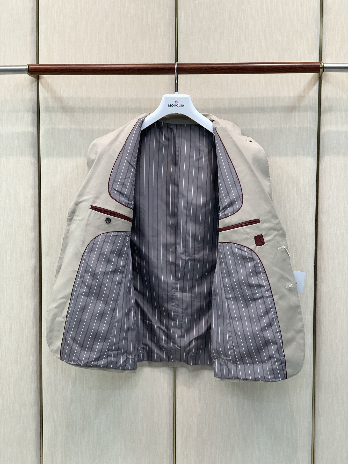 ，BRUNELLO CUCINELLI 意大利神狮，2026秋季最新品，专柜同步有售，原单狠货，时尚休闲西装外套，采用进
