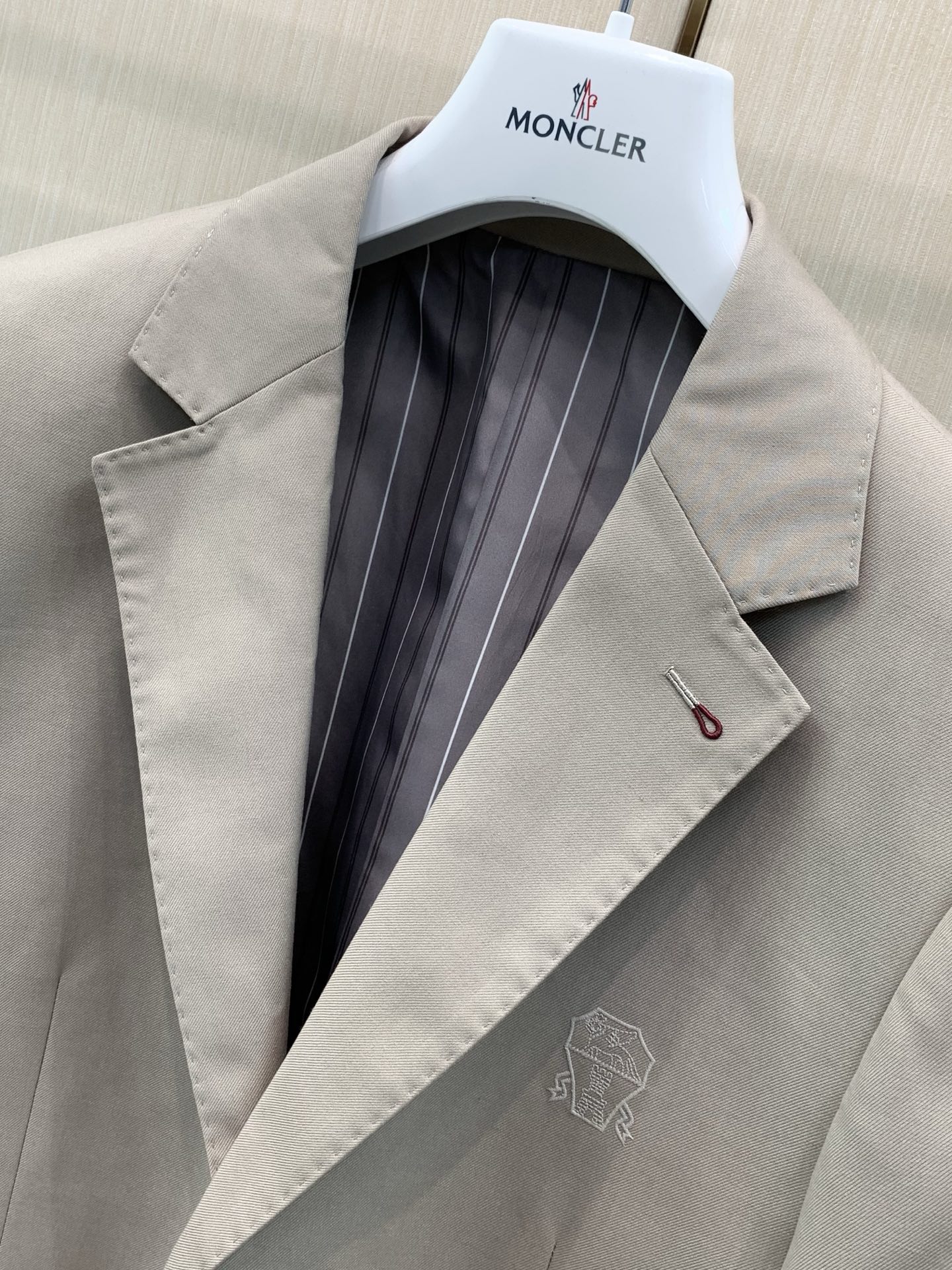 ，BRUNELLO CUCINELLI 意大利神狮，2026秋季最新品，专柜同步有售，原单狠货，时尚休闲西装外套，采用进