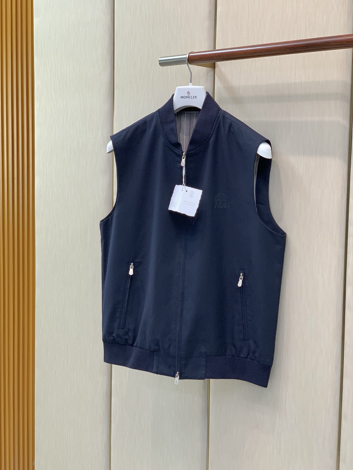，BRUNELLO CUCINELLI 意大利神狮，2026秋季最新品，专柜同步有售，原单狠货，时尚休闲马甲，采用进口原