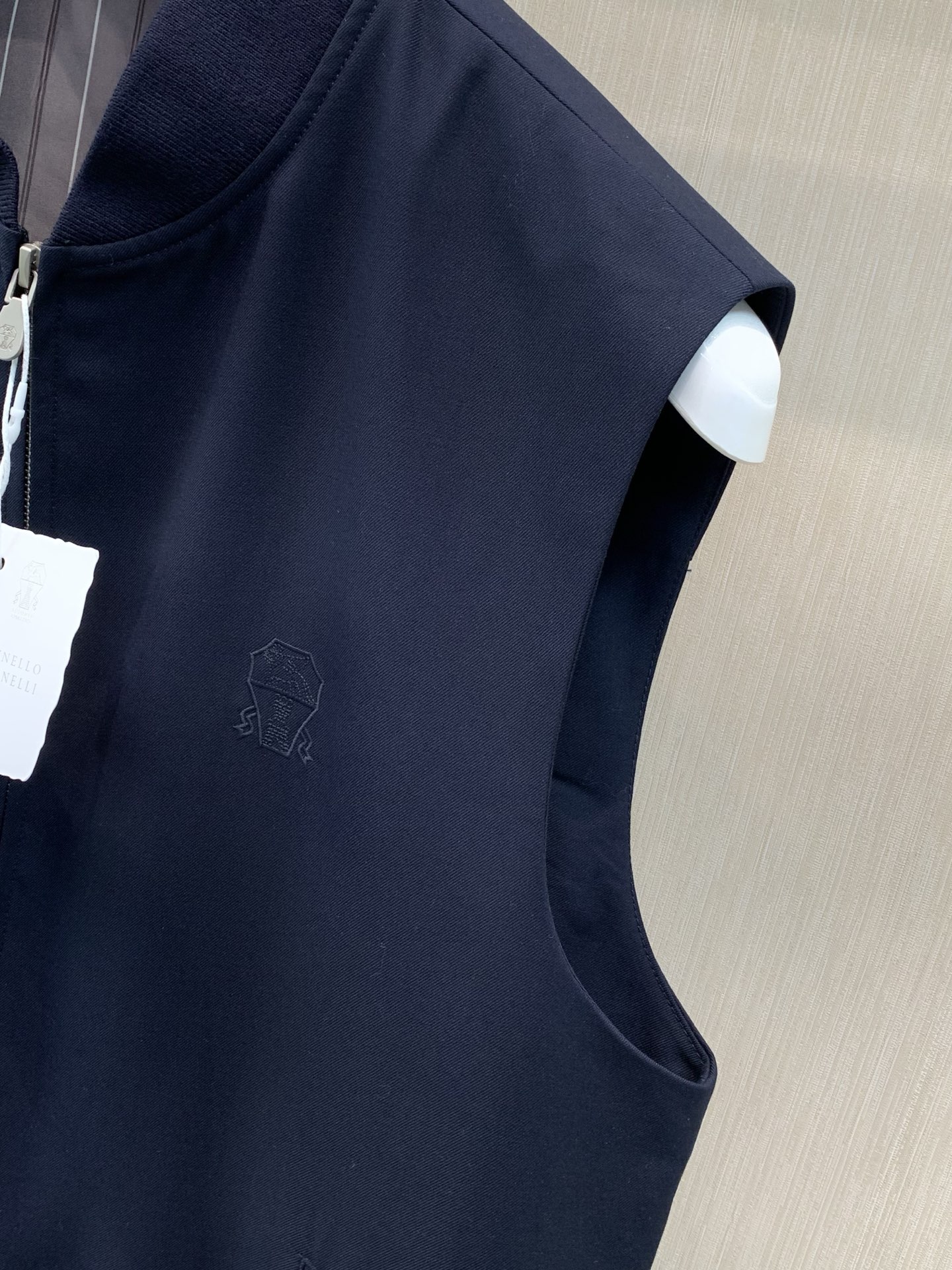 ，BRUNELLO CUCINELLI 意大利神狮，2026秋季最新品，专柜同步有售，原单狠货，时尚休闲马甲，采用进口原