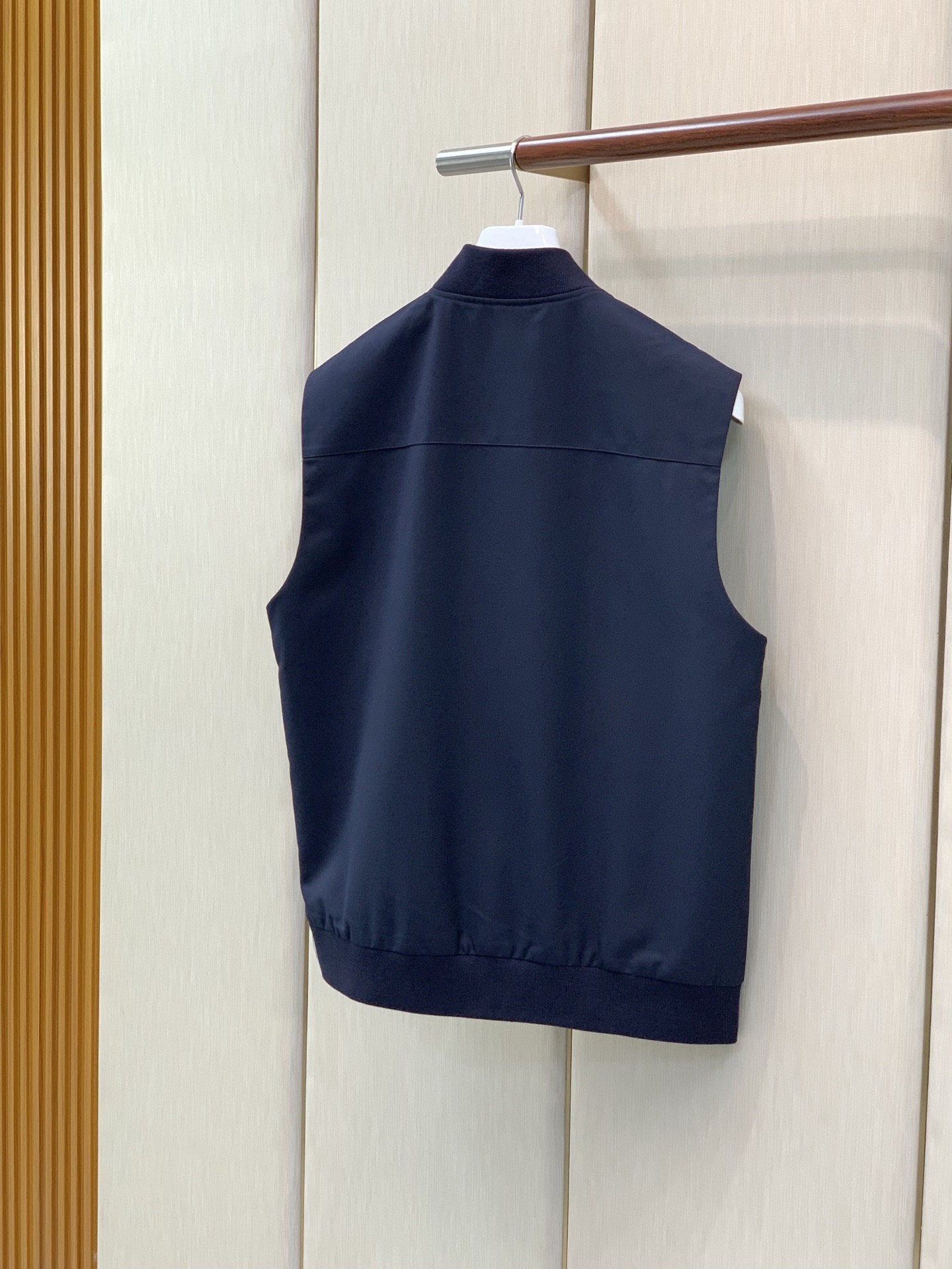 ，BRUNELLO CUCINELLI 意大利神狮，2026秋季最新品，专柜同步有售，原单狠货，时尚休闲马甲，采用进口原
