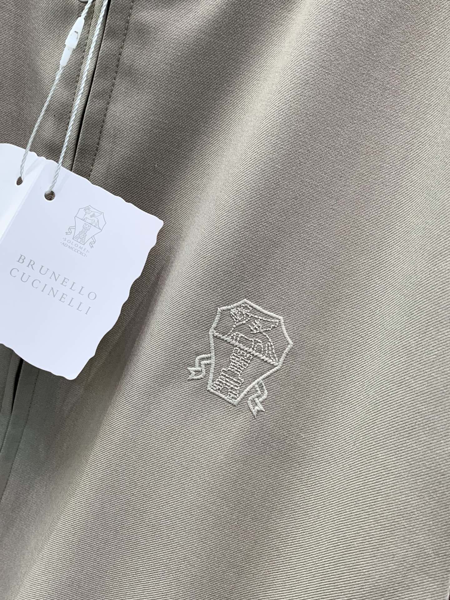 ，BRUNELLO CUCINELLI 意大利神狮，2026秋季最新品，专柜同步有售，原单狠货，时尚休闲马甲，采用进口原