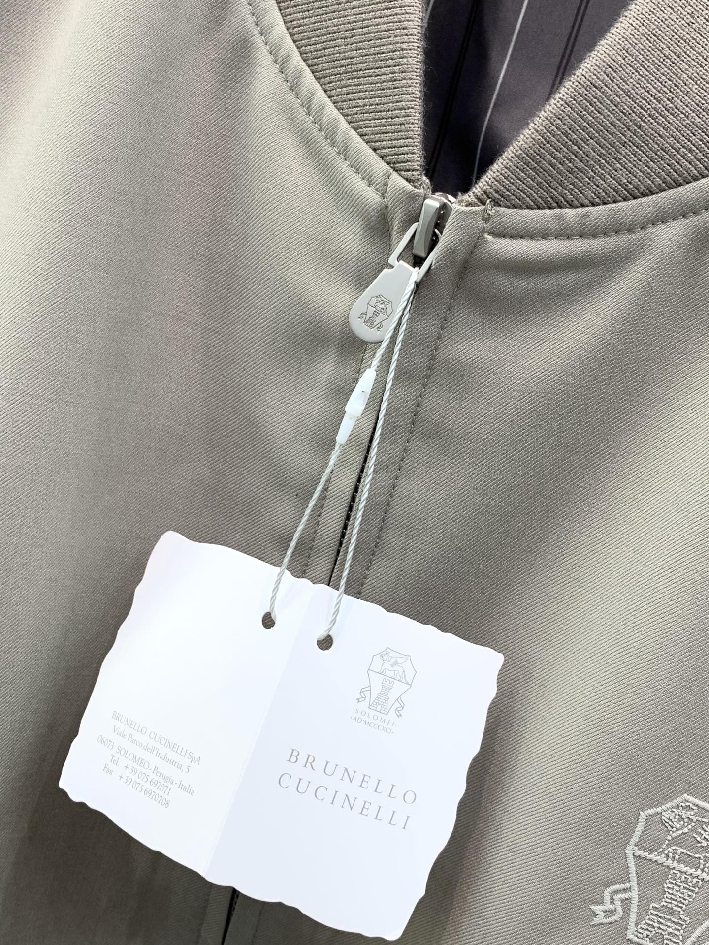 ，BRUNELLO CUCINELLI 意大利神狮，2026秋季最新品，专柜同步有售，原单狠货，时尚休闲马甲，采用进口原