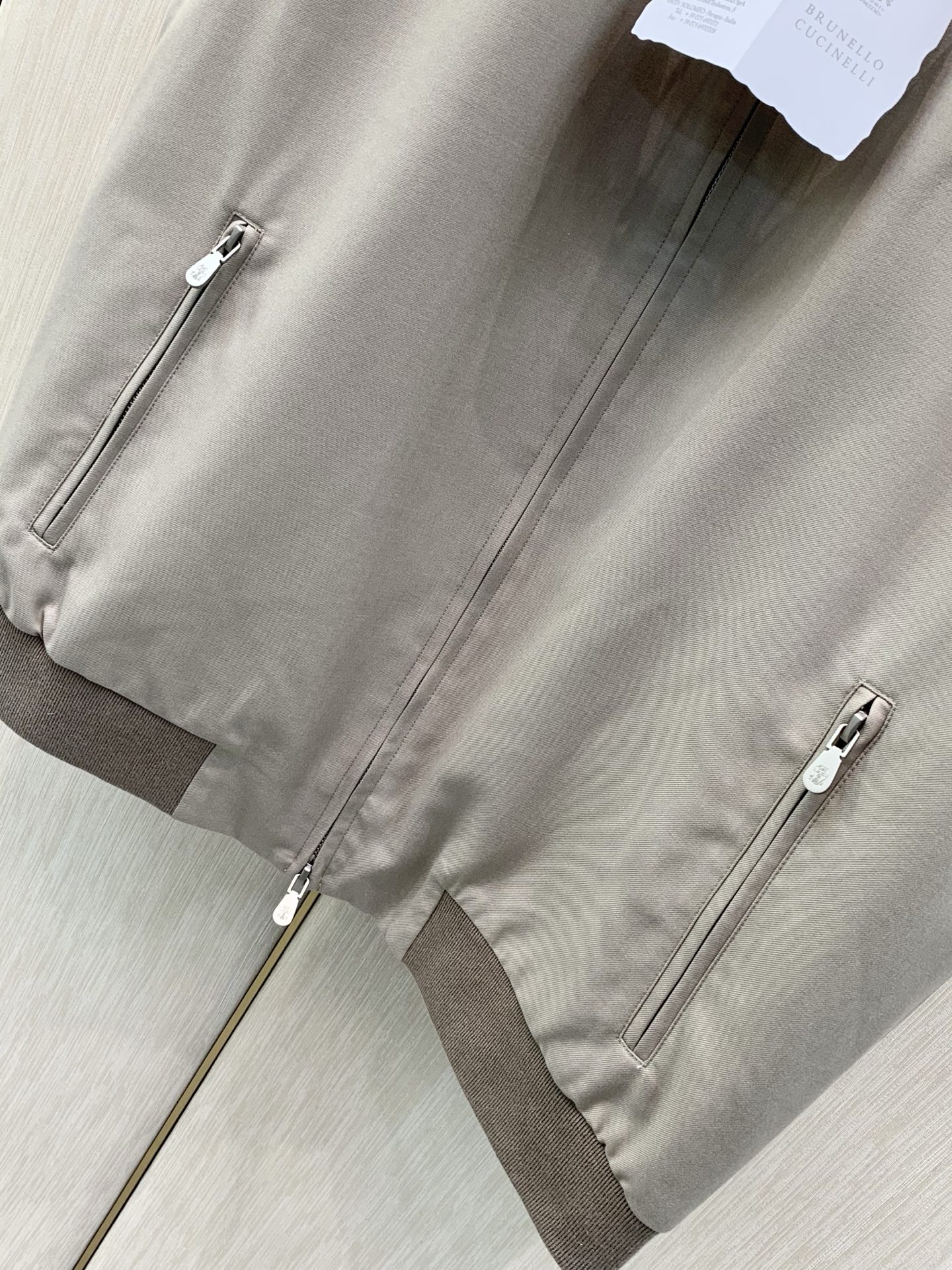 ，BRUNELLO CUCINELLI 意大利神狮，2026秋季最新品，专柜同步有售，原单狠货，时尚休闲马甲，采用进口原