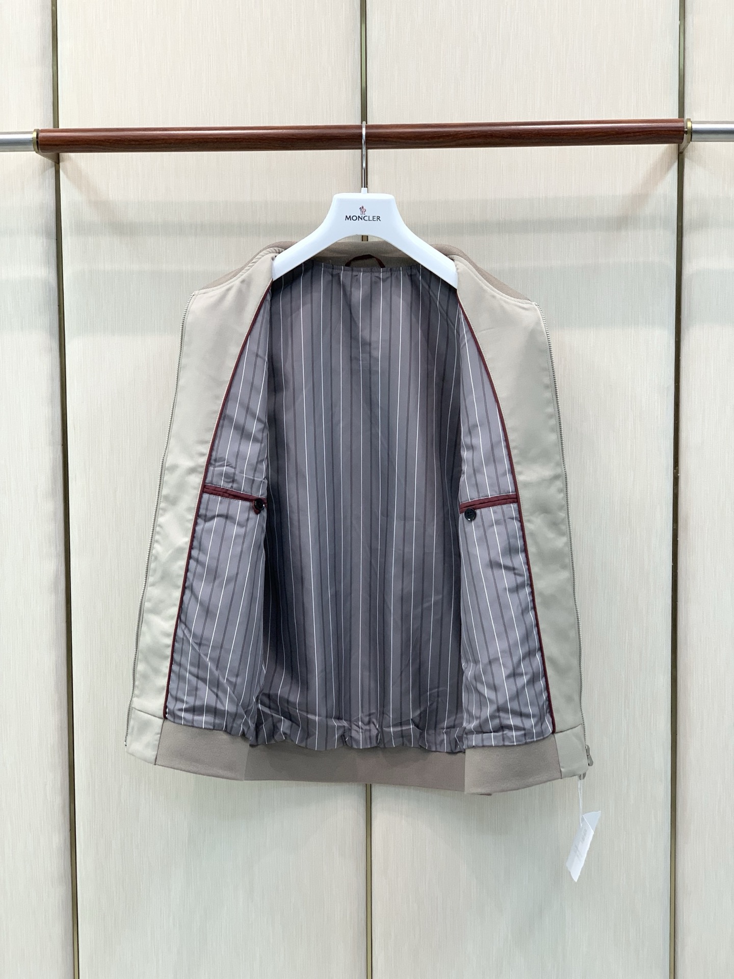 ，BRUNELLO CUCINELLI 意大利神狮，2026秋季最新品，专柜同步有售，原单狠货，时尚休闲马甲，采用进口原