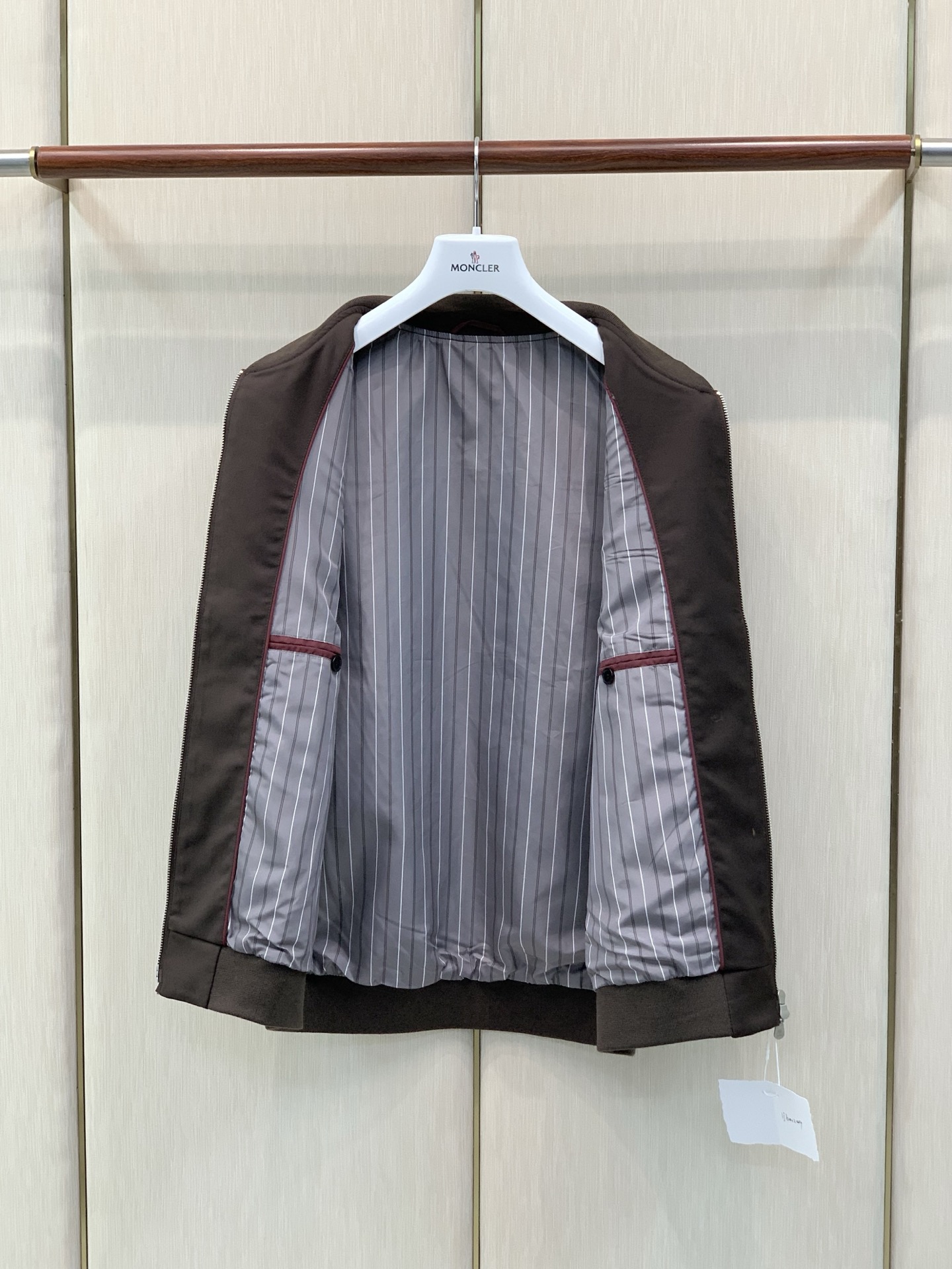 ，BRUNELLO CUCINELLI 意大利神狮，2026秋季最新品，专柜同步有售，原单狠货，时尚休闲马甲，采用进口原