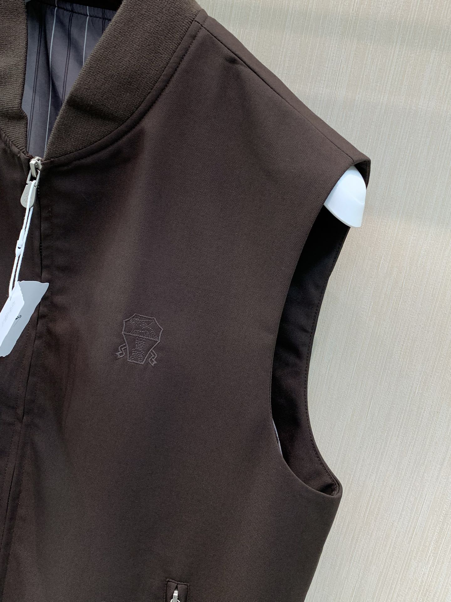 ，BRUNELLO CUCINELLI 意大利神狮，2026秋季最新品，专柜同步有售，原单狠货，时尚休闲马甲，采用进口原