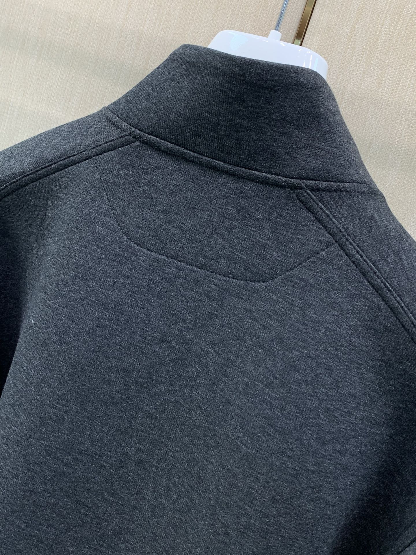 ，ARCTERYX 始祖鸟，2026秋季AW新品，时尚休闲立领外套，专柜同步有售，原单狠货，进口原版面料，工艺极度复杂，