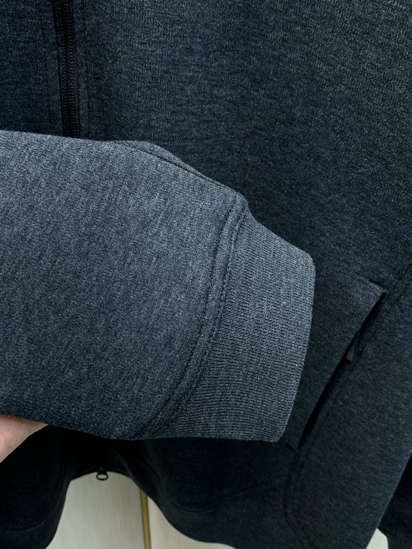 ，ARCTERYX 始祖鸟，2026秋季AW新品，时尚休闲立领外套，专柜同步有售，原单狠货，进口原版面料，工艺极度复杂，