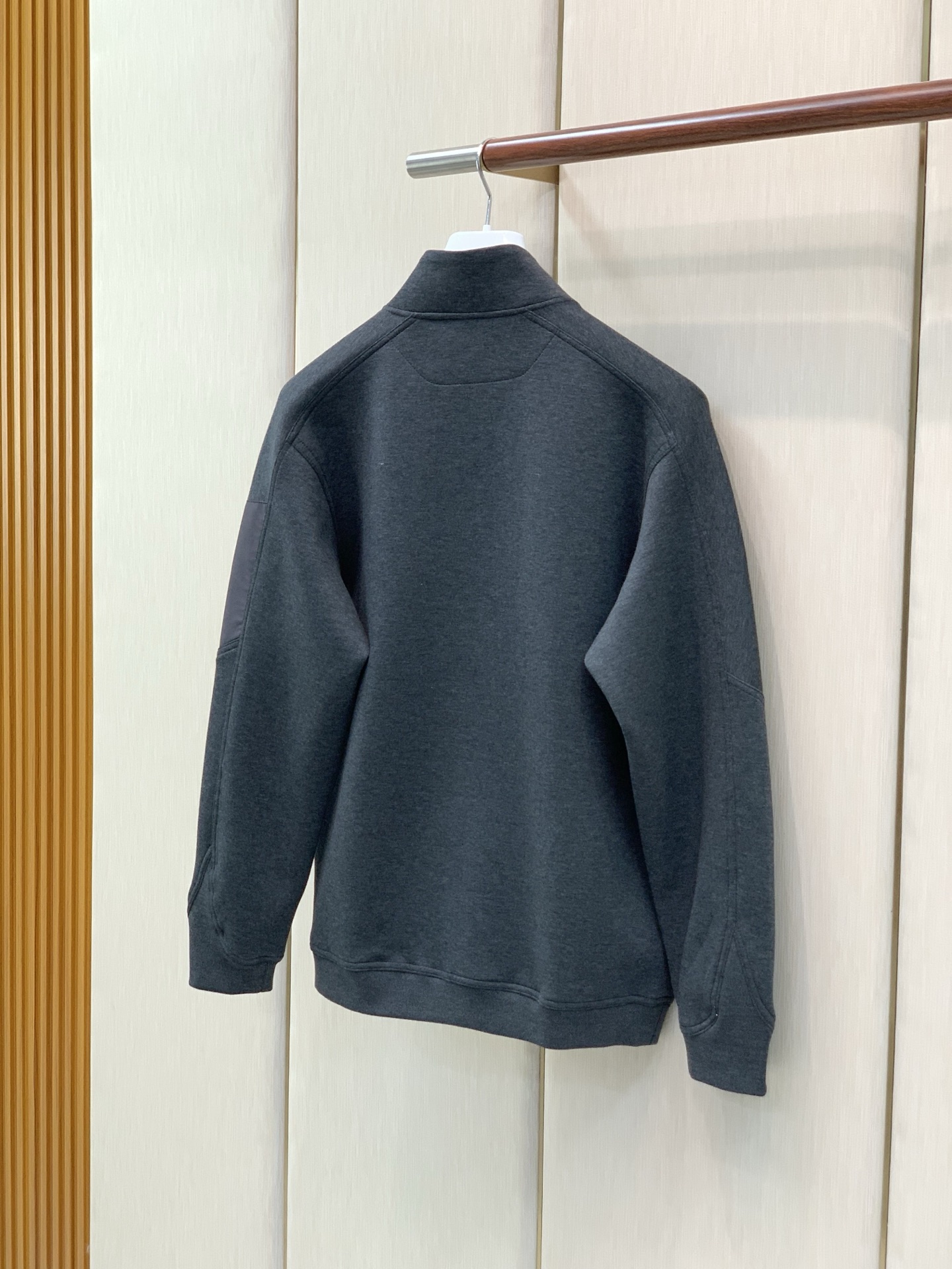 ，ARCTERYX 始祖鸟，2026秋季AW新品，时尚休闲立领外套，专柜同步有售，原单狠货，进口原版面料，工艺极度复杂，