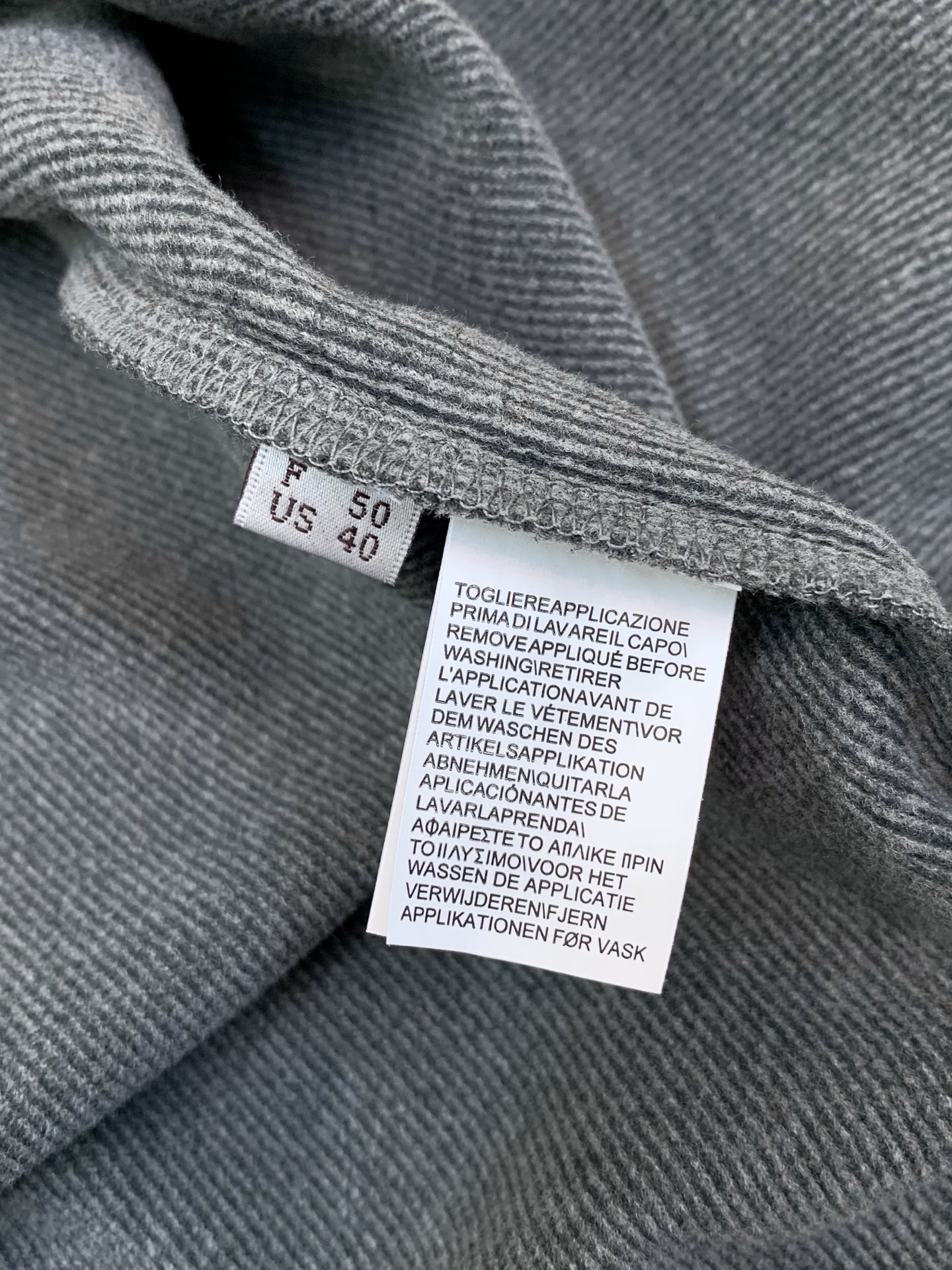 ，BRUNELLO CUCINELLI 意大利神狮，2026早秋最新品，专柜同步有售，原单狠货，时尚休闲立领卫衣，采用进