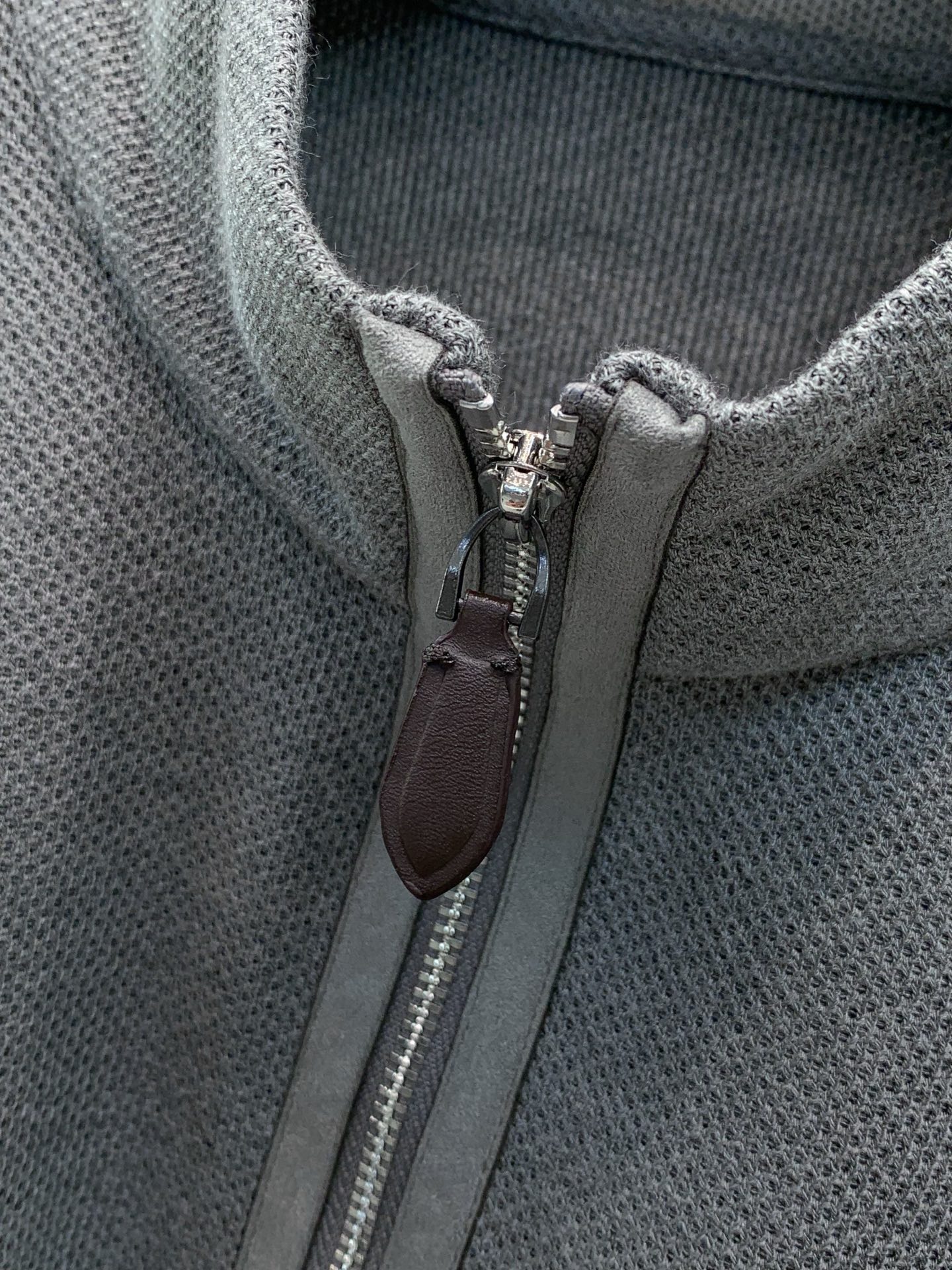 ，BRUNELLO CUCINELLI 意大利神狮，2026早秋最新品，专柜同步有售，原单狠货，时尚休闲立领卫衣，采用进