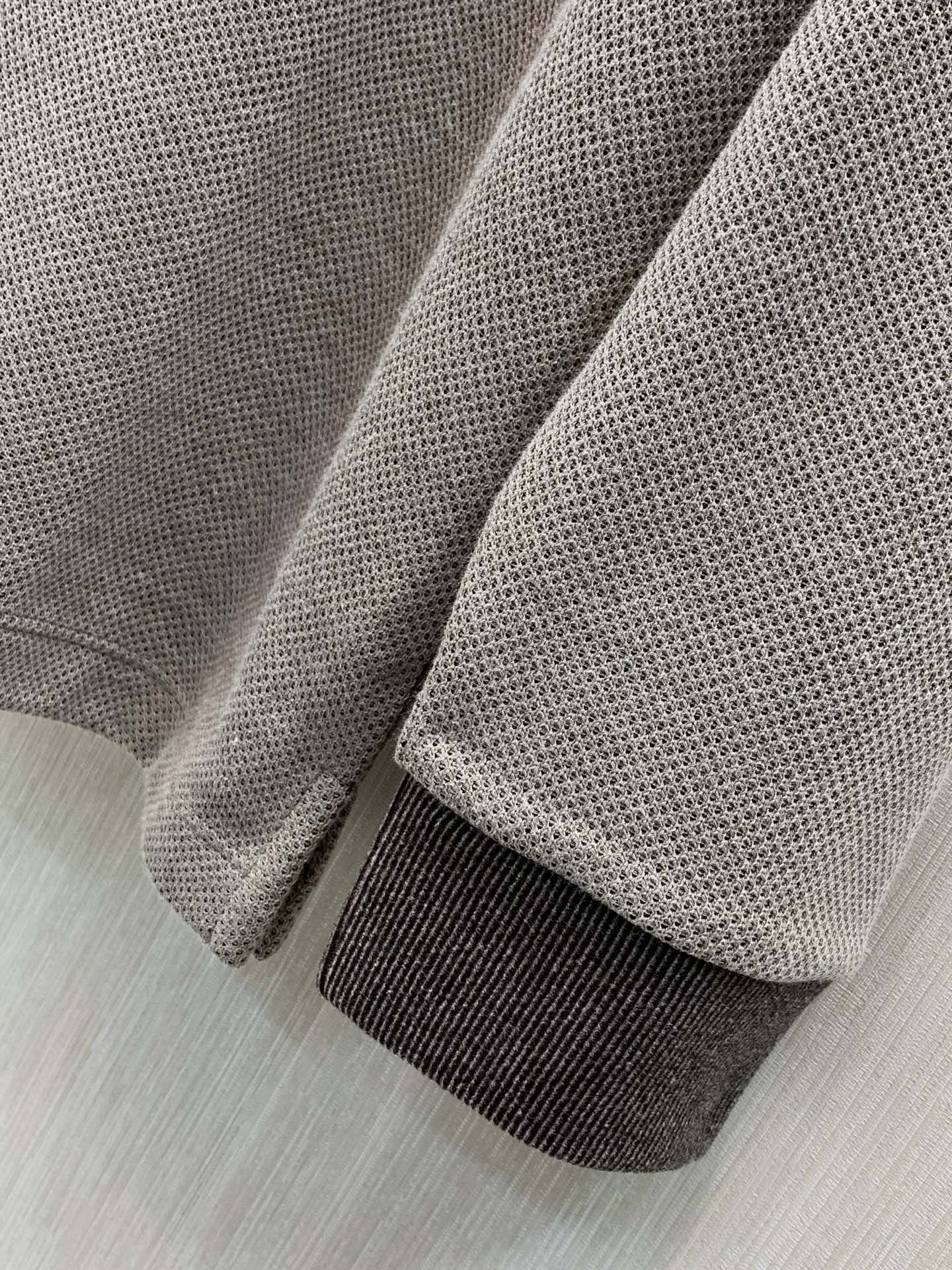 ，BRUNELLO CUCINELLI 意大利神狮，2026早秋最新品，专柜同步有售，原单狠货，时尚休闲立领卫衣，采用进