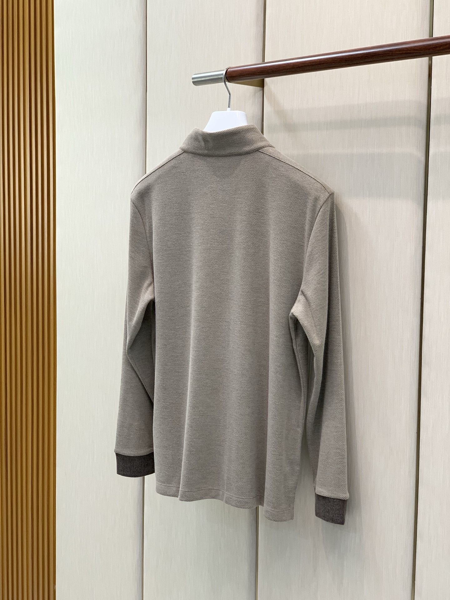 ，BRUNELLO CUCINELLI 意大利神狮，2026早秋最新品，专柜同步有售，原单狠货，时尚休闲立领卫衣，采用进