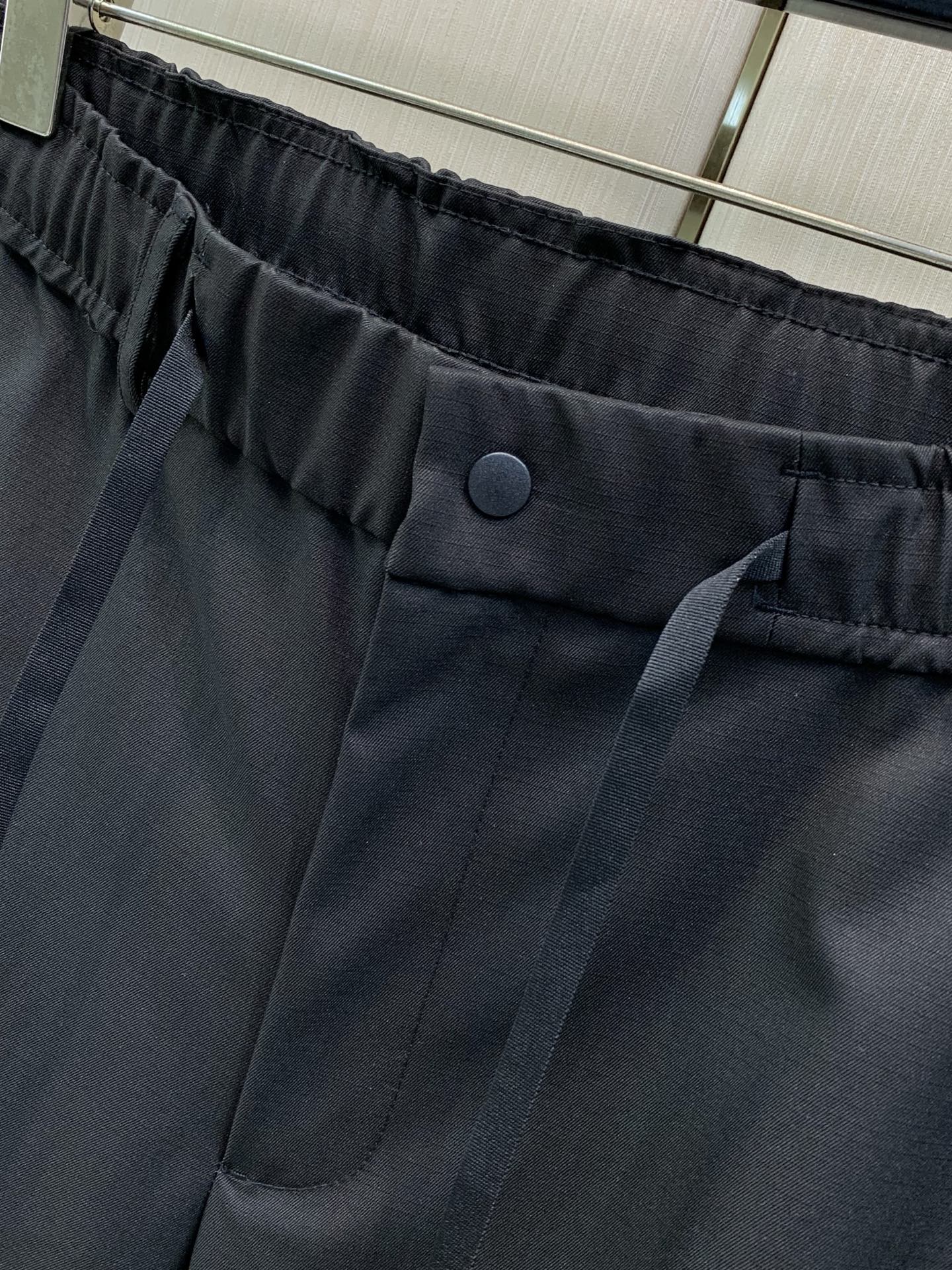 ，Canada Goose 加拿大鹅，2026秋季最新品，专柜同步有售，原单狠货，时尚休闲裤，精工复刻，绝对一比一顶级复