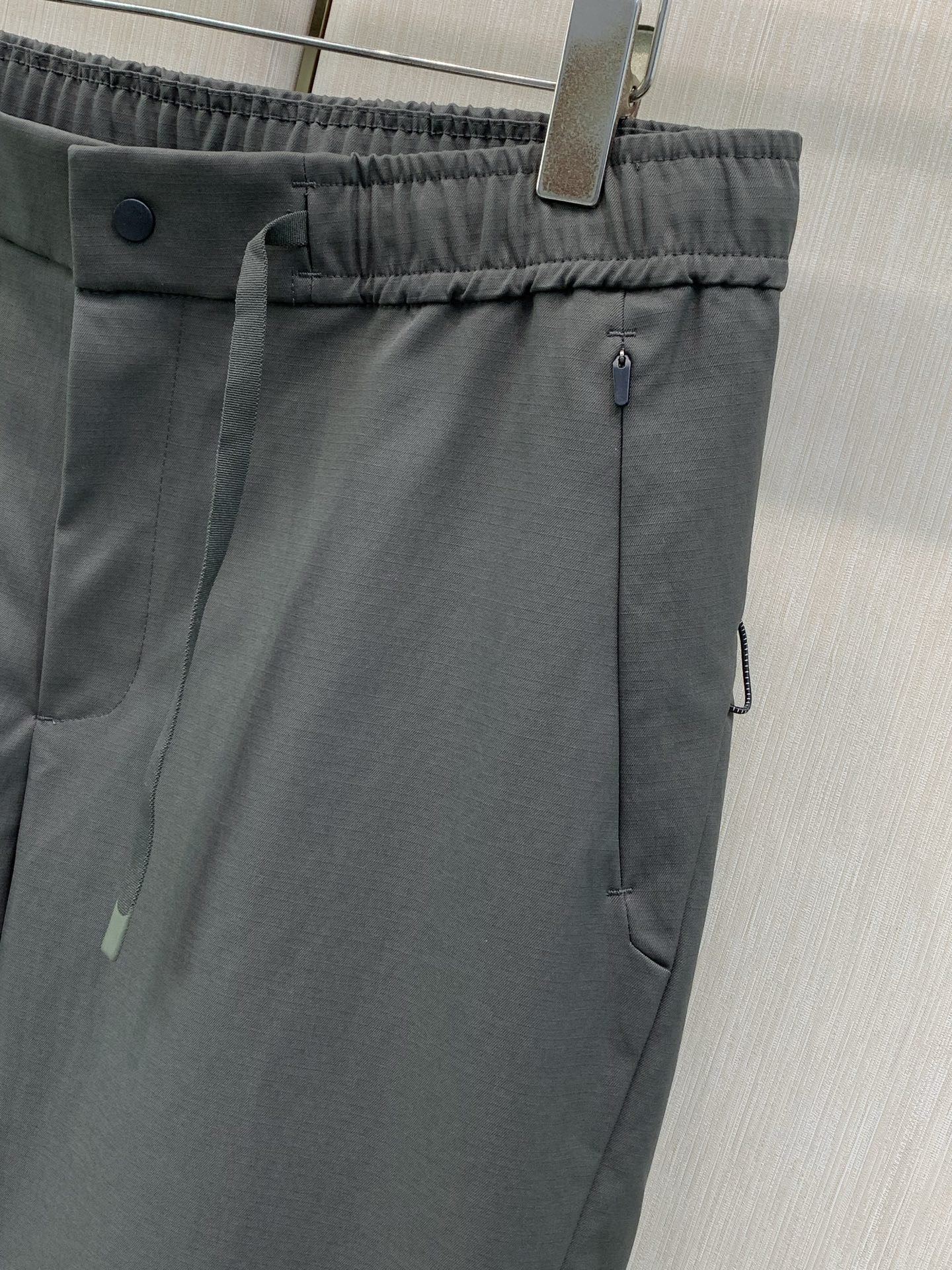 ，Canada Goose 加拿大鹅，2026秋季最新品，专柜同步有售，原单狠货，时尚休闲裤，精工复刻，绝对一比一顶级复