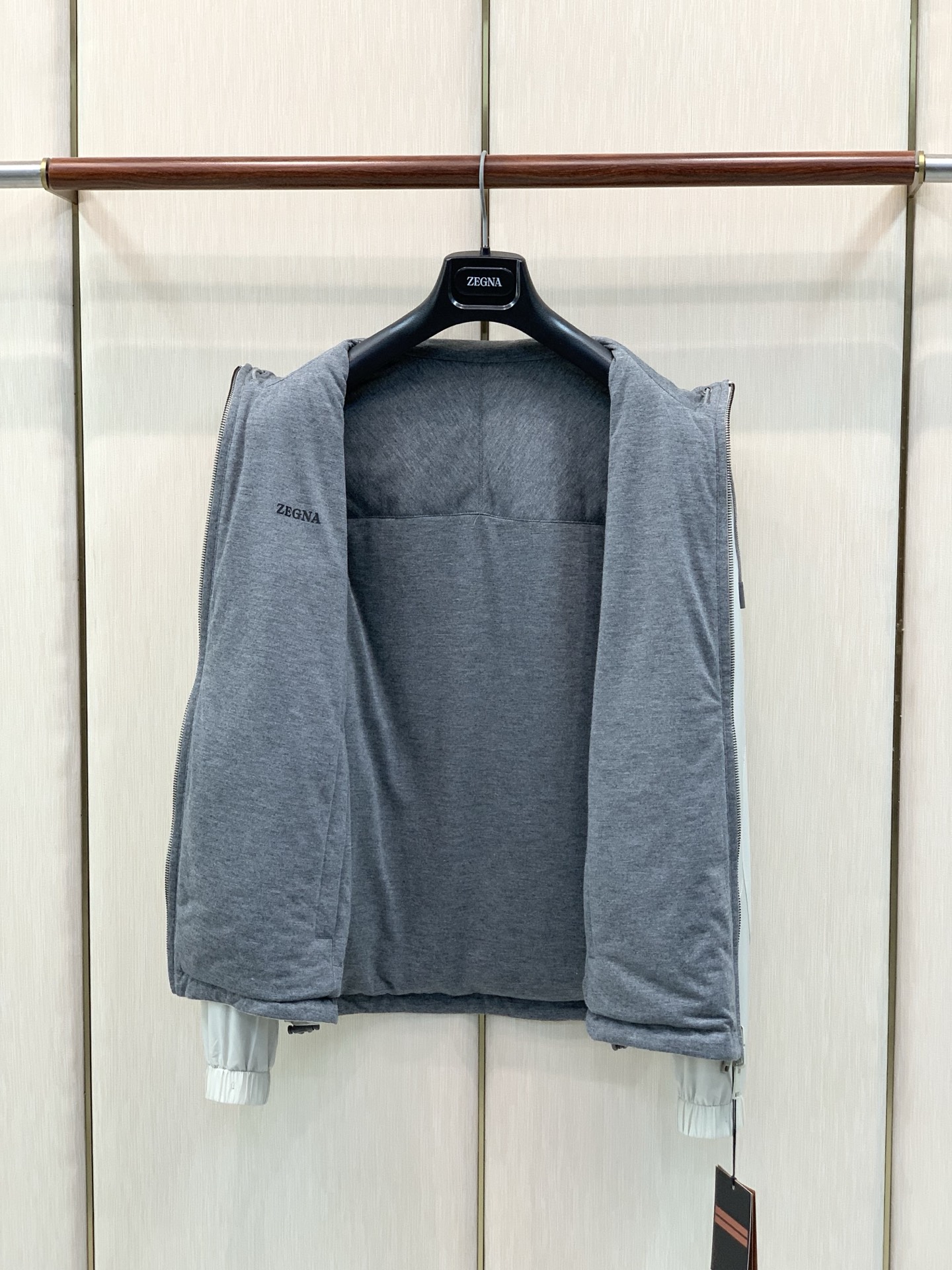 ，杰尼亚 Zegna，2026初冬最新品，专柜同步有售，原单狠货，时尚休闲➕薄棉两面穿夹克外套，采用进口原版面料，舒适透