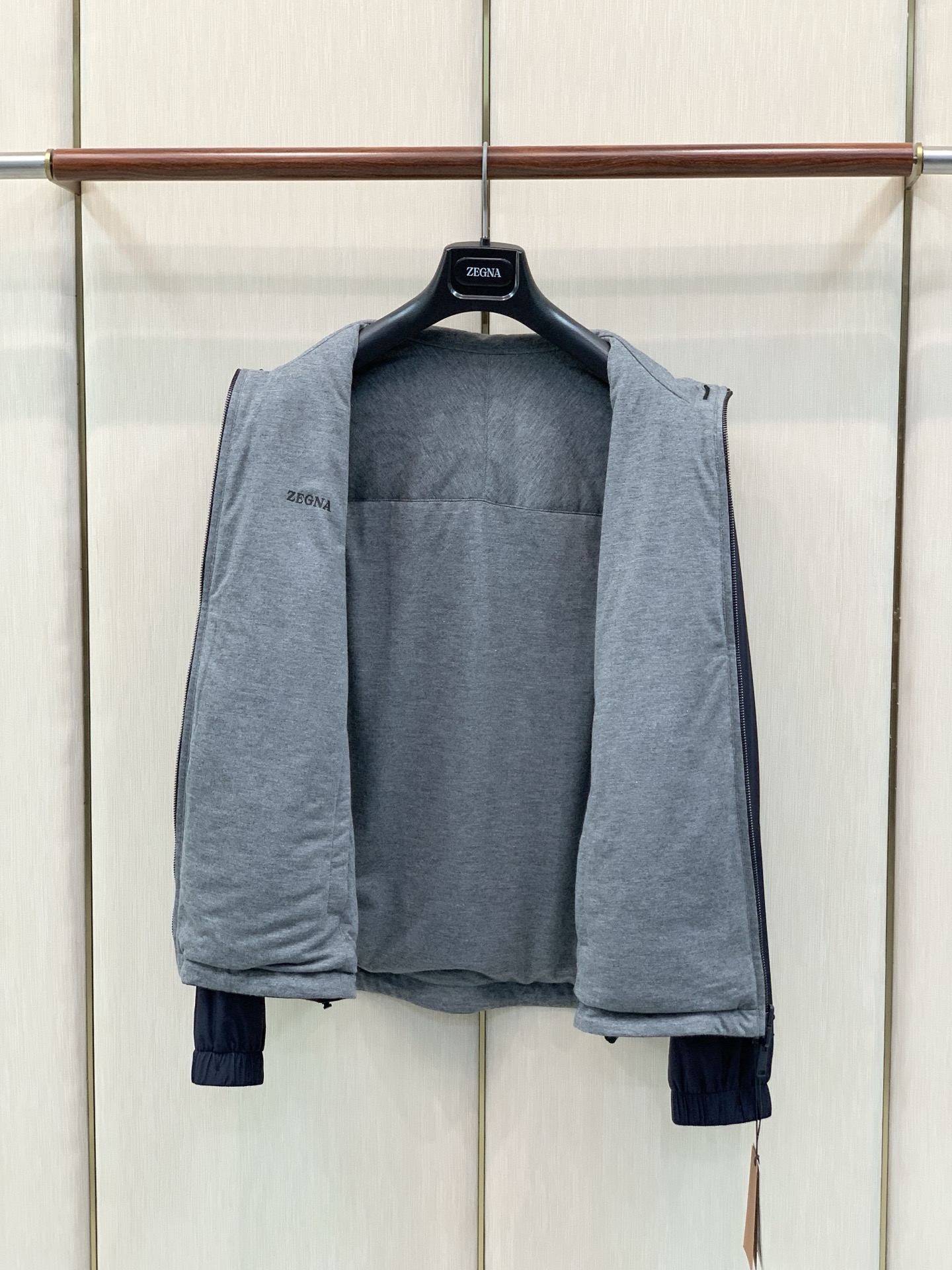 ，杰尼亚 Zegna，2026初冬最新品，专柜同步有售，原单狠货，时尚休闲➕薄棉两面穿夹克外套，采用进口原版面料，舒适透