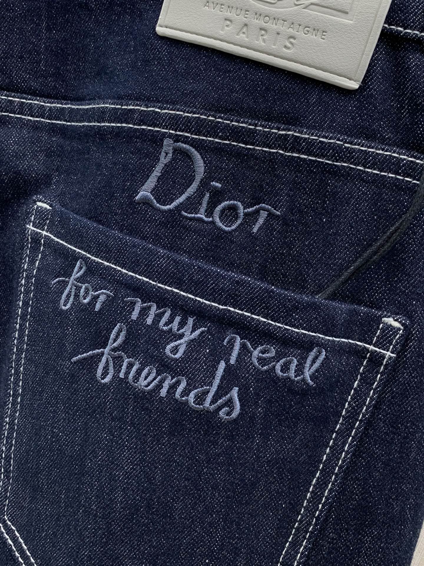，Dior 迪奥，2026早秋新品，官网专柜同步有售，原单狠货，时尚休闲水洗牛仔裤，超级有范儿的一款牛仔裤，定制原版水洗