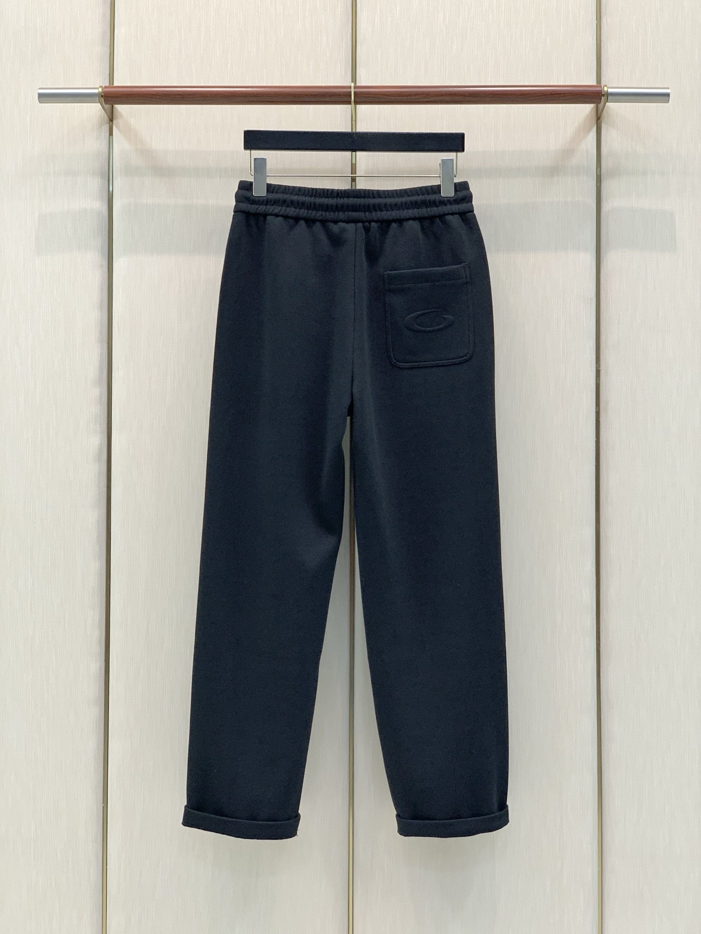 ，Balenciaga 巴黎世家，2026秋季最新品，专柜同步有售，原单狠货，时尚休闲裤，进口原版面料，舒适有弹性，顶级