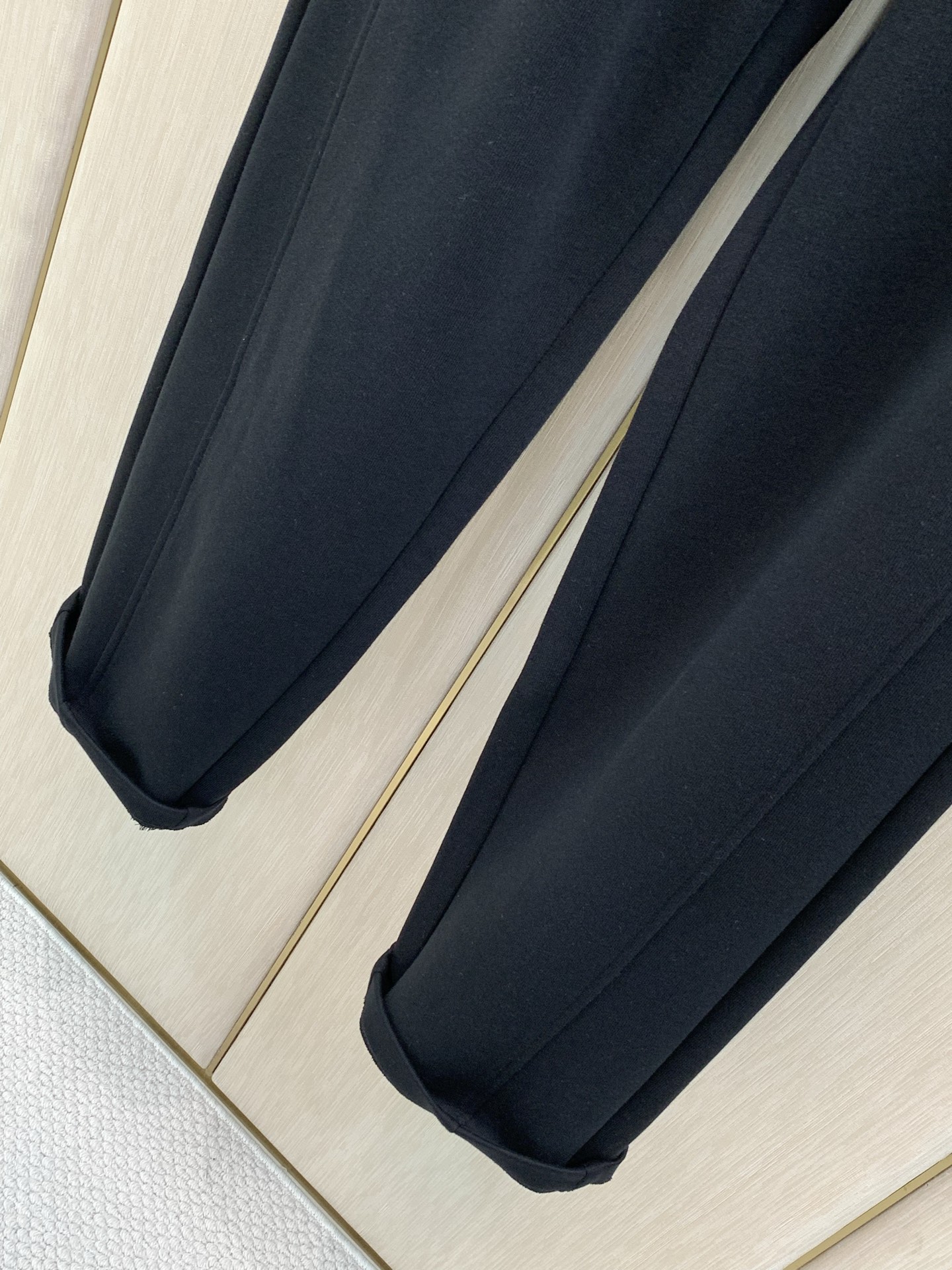 ，Balenciaga 巴黎世家，2026秋季最新品，专柜同步有售，原单狠货，时尚休闲裤，进口原版面料，舒适有弹性，顶级