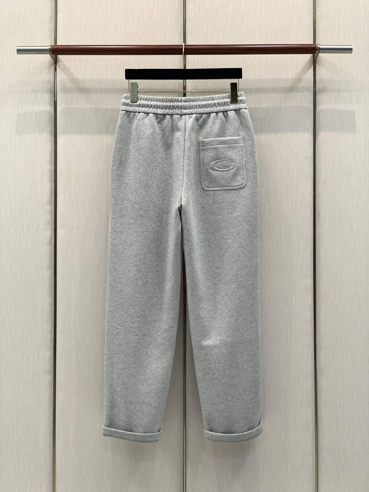 ，Balenciaga 巴黎世家，2026秋季最新品，专柜同步有售，原单狠货，时尚休闲裤，进口原版面料，舒适有弹性，顶级