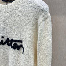 ,LouisVuitton 路易威登,2026冬季最新款,专柜同步有售,原单狠货,时尚休闲圆领长袖针织毛衣,上身很有特点 ,LouisVuitton 路易威登,2026冬季最新款,专柜同步有售,原单狠货,时尚休闲圆领长袖针织毛衣,上身很有特点