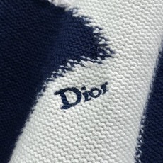 ,Dior 迪奥, 2026冬季新品,专柜同步有售,简约时尚休闲圆领长袖针织毛衣,原版进口面料,舒适透气,顶级刺绣🪡工艺 ,Dior 迪奥, 2026冬季新品,专柜同步有售,简约时尚休闲圆领长袖针织毛衣,原版进口面料,舒适透气,顶级刺绣🪡工艺