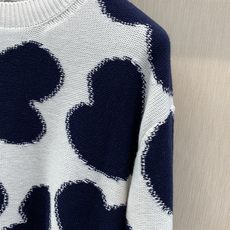 ,Dior 迪奥, 2026冬季新品,专柜同步有售,简约时尚休闲圆领长袖针织毛衣,原版进口面料,舒适透气,顶级刺绣🪡工艺 ,Dior 迪奥, 2026冬季新品,专柜同步有售,简约时尚休闲圆领长袖针织毛衣,原版进口面料,舒适透气,顶级刺绣🪡工艺