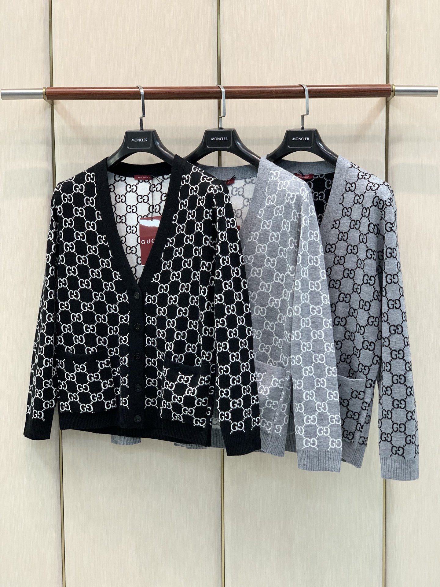 ，Gucci 古驰，2026秋季最新款，专柜同步有售，原单狠货，时尚休闲针织开衫毛衣，上身很有特点！吸睛而有亮点，进口原
